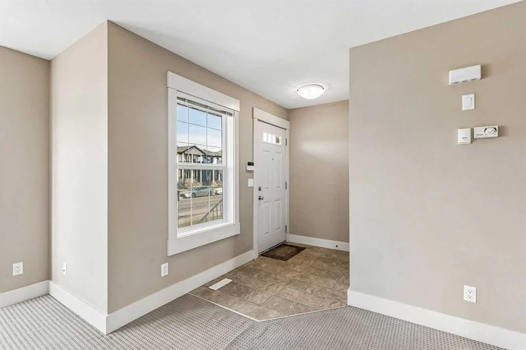 1005 Taradale Drive NE, Calgary — photo 4 of 28