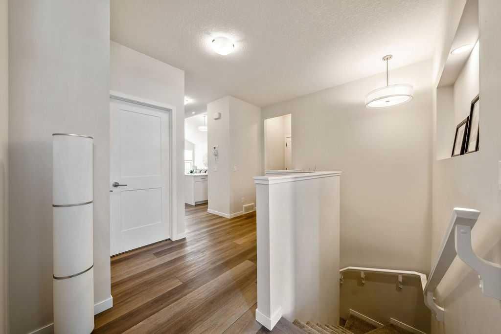 529 Montana Bay SE, High River — photo 5 of 50