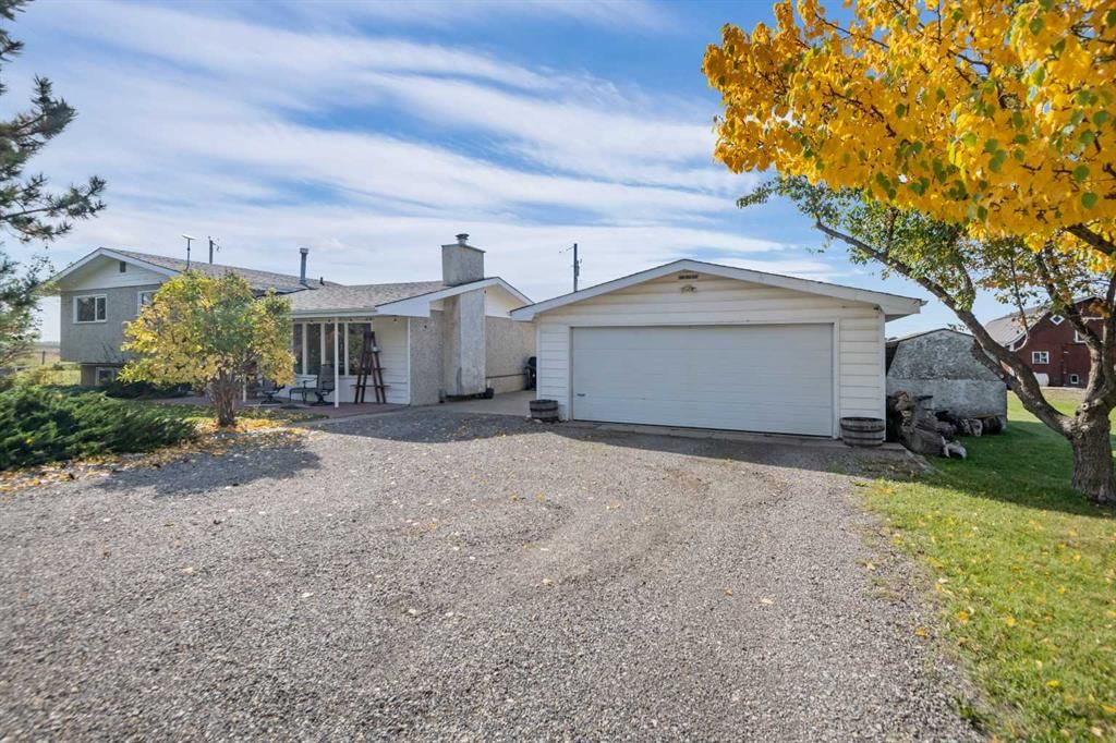 235007 Range Road 284, Rural Rocky View County — photo 3 of 47