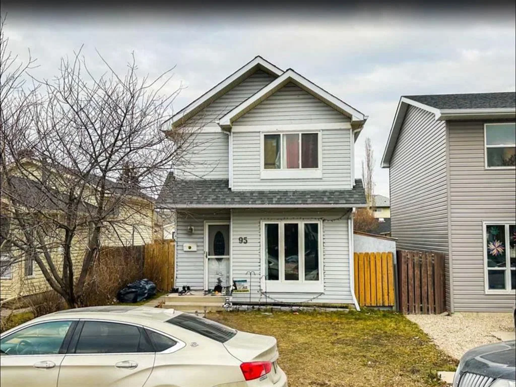 95 Castlegreen Close NE, Calgary — detached for sale