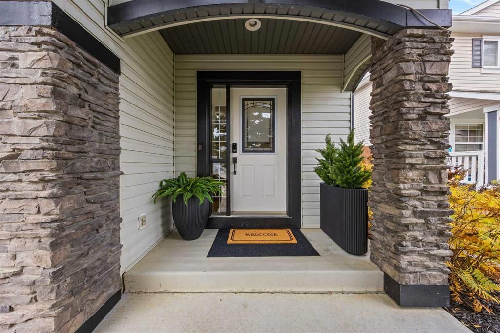 75 Valley Brook Circle NW, Calgary — photo 2 of 46