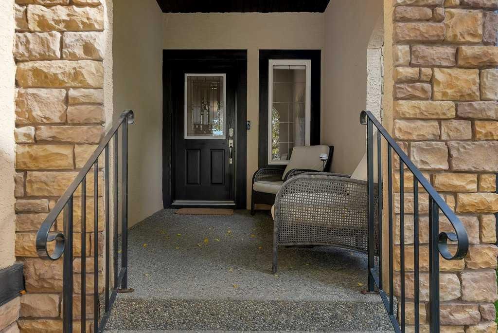 214 Valley Woods Place NW, Calgary — photo 2 of 50
