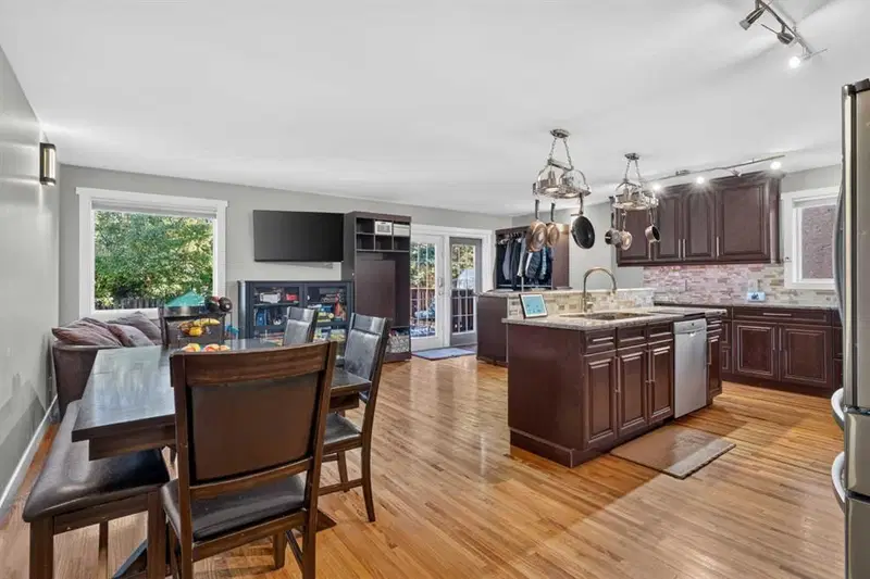 907 Ranchview Crescent NW, Calgary — photo 2 of 46