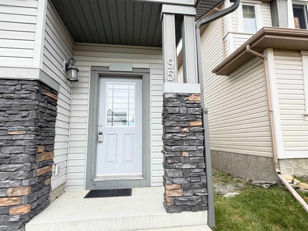 95 Panora Close NW, Calgary — photo 2 of 48