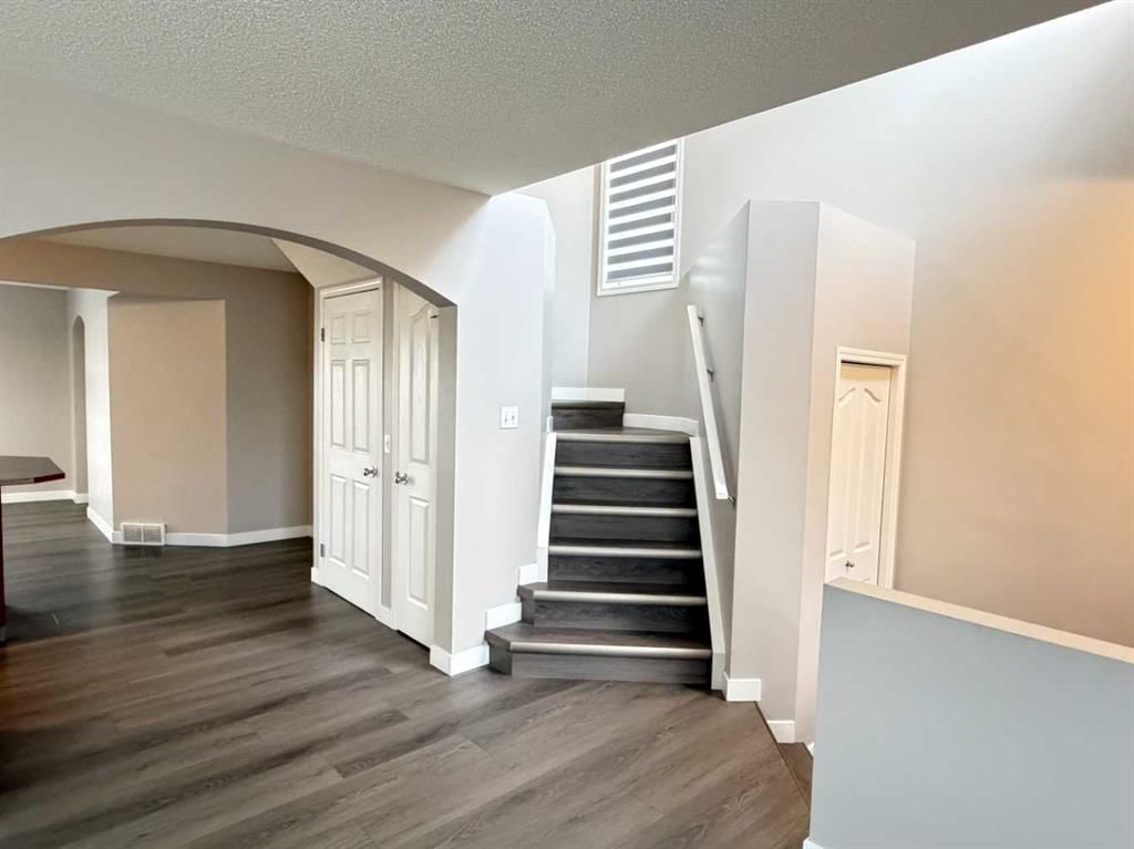 95 Panora Close NW, Calgary — photo 5 of 48