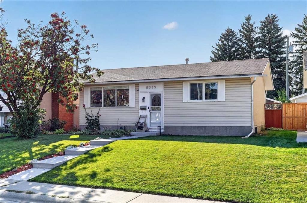 6019 Penworth Road SE, Calgary — photo 2 of 44