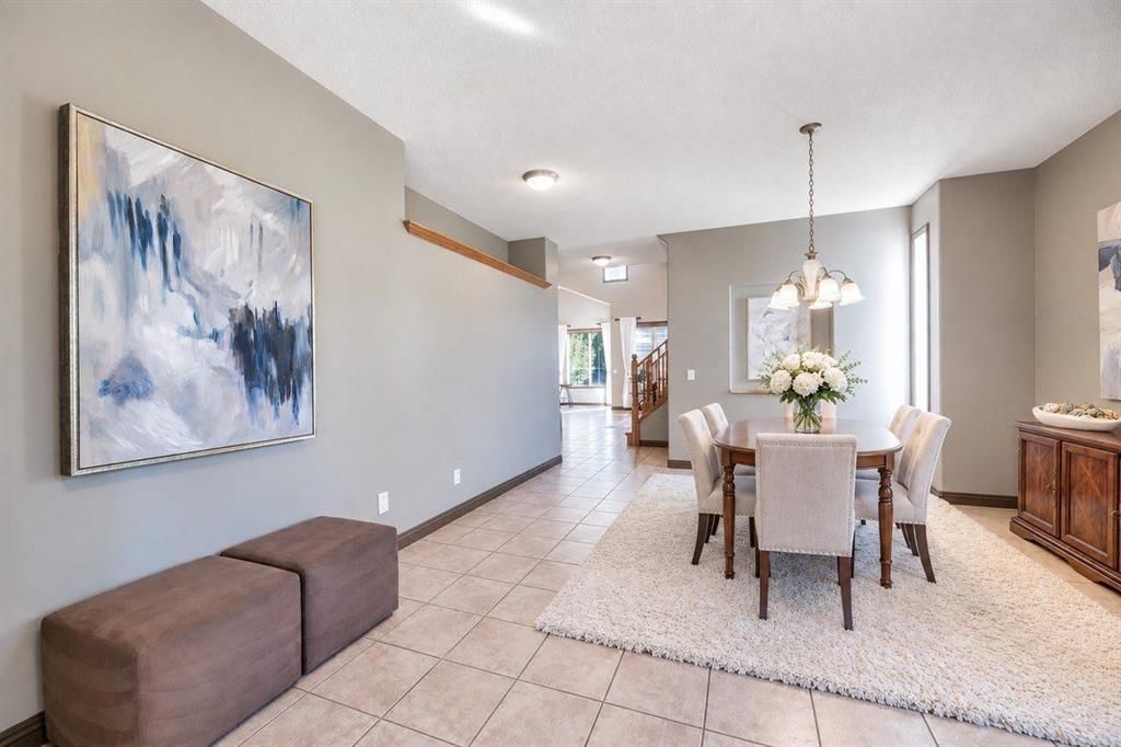 154 Cranleigh Bay SE, Calgary — photo 4 of 48
