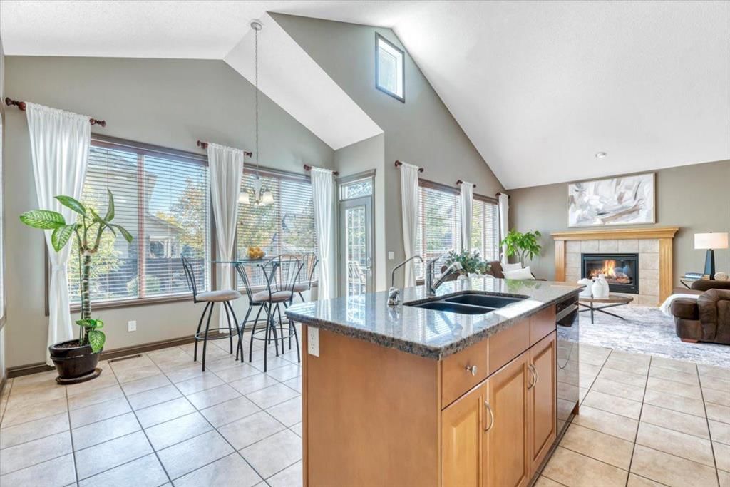 154 Cranleigh Bay SE, Calgary — photo 5 of 48