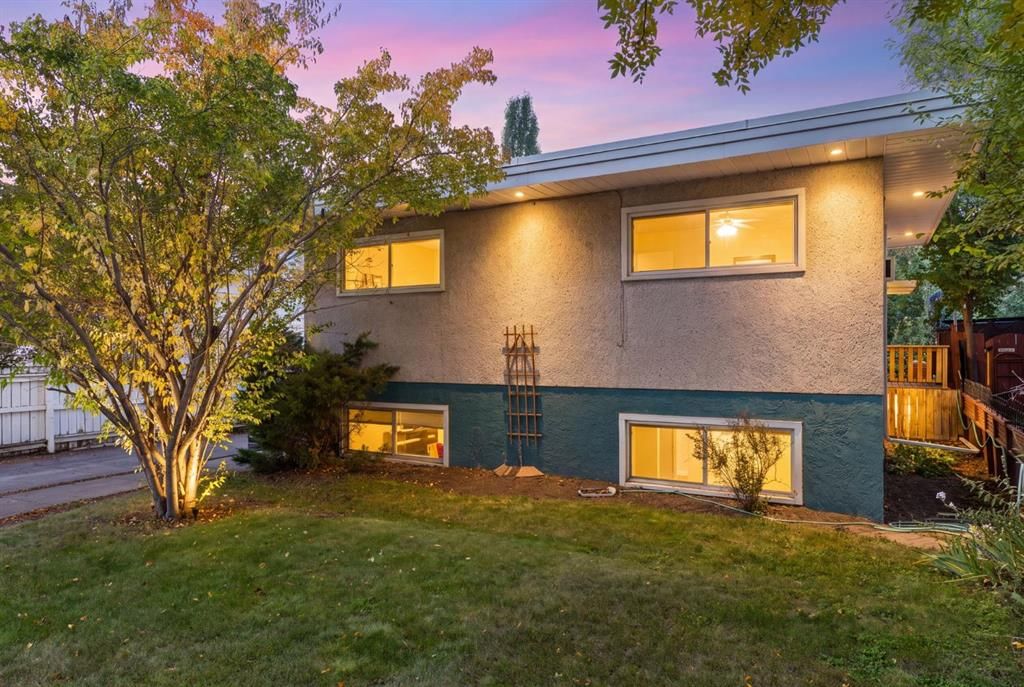1423 16 Street NE, Calgary — main listing photo
