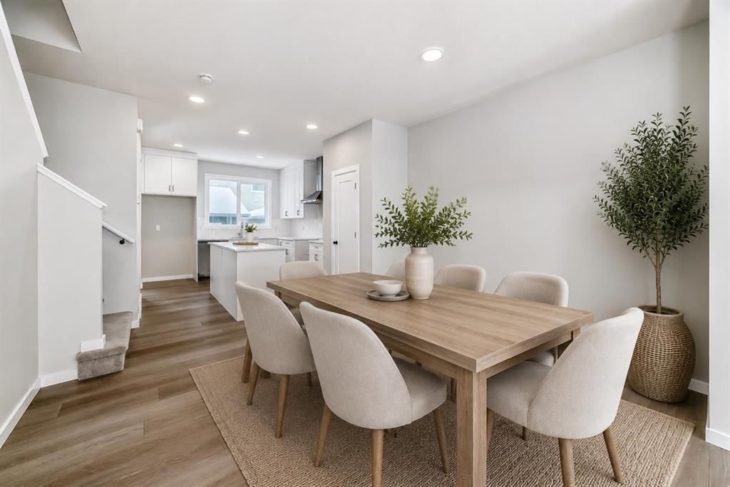 15 Heirloom Lane SE, Calgary — photo 2 of 35