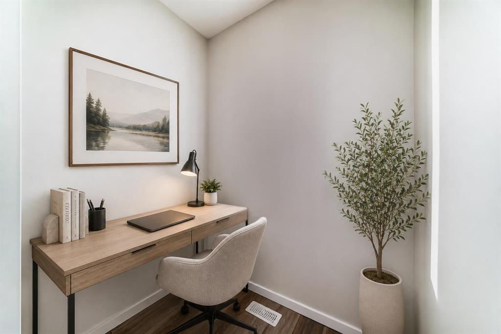 15 Heirloom Lane SE, Calgary — photo 3 of 35