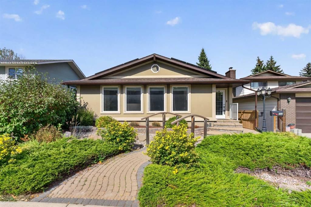 112 Beaconsfield Rise NW, Calgary — main listing photo