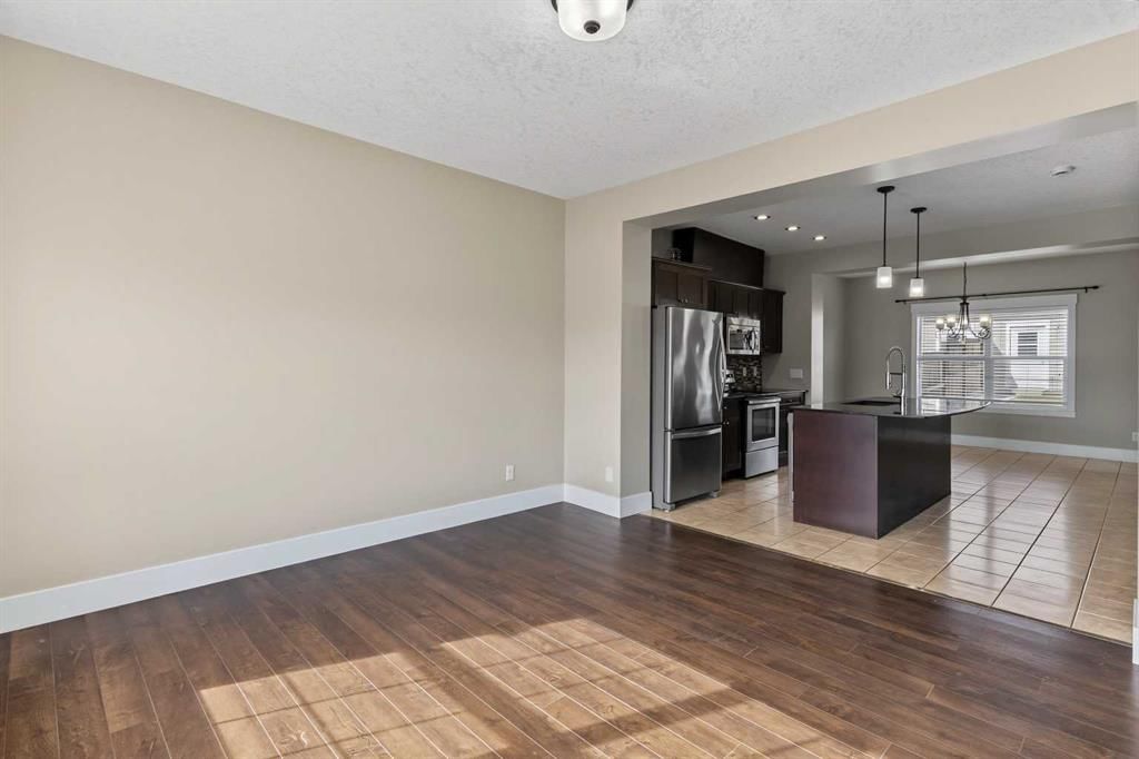 1540 Mcalpine Street, Carstairs — photo 4 of 35