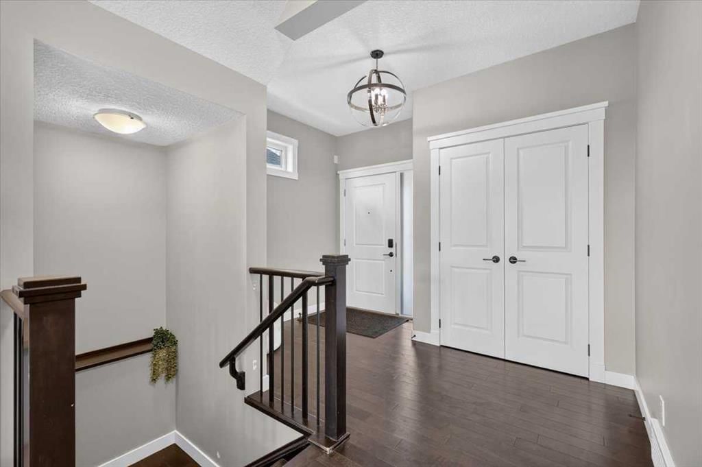 90 Cranbrook Crescent SE, Calgary — photo 4 of 50