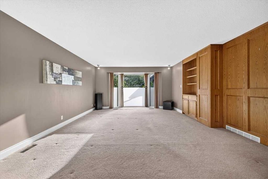 4015 45 Street SW, Calgary — photo 5 of 50