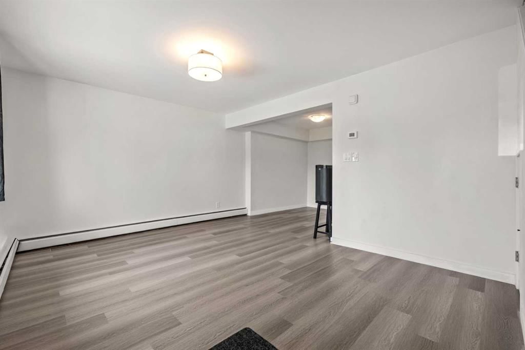 40, 3809 45 Street SW, Calgary — photo 4 of 46