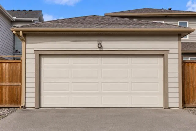 177 Yorkville Manor SW, Calgary — photo 2 of 31