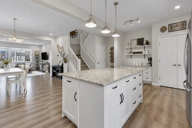 177 Yorkville Manor SW, Calgary — photo 4 of 31