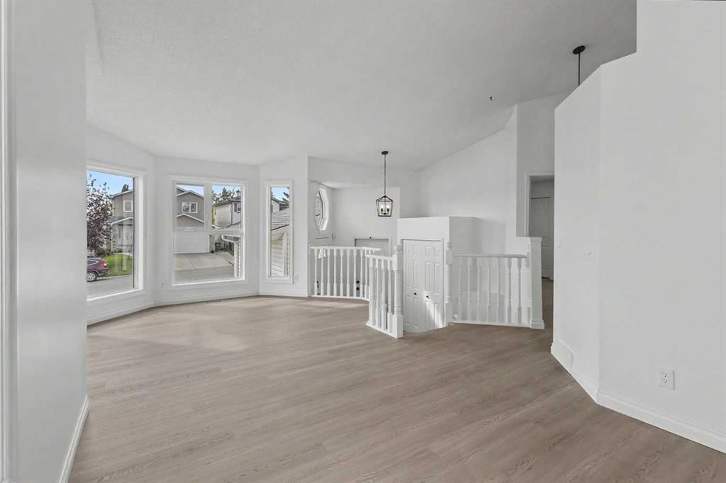 48 Arbour Wood Place NW, Calgary — photo 3 of 37