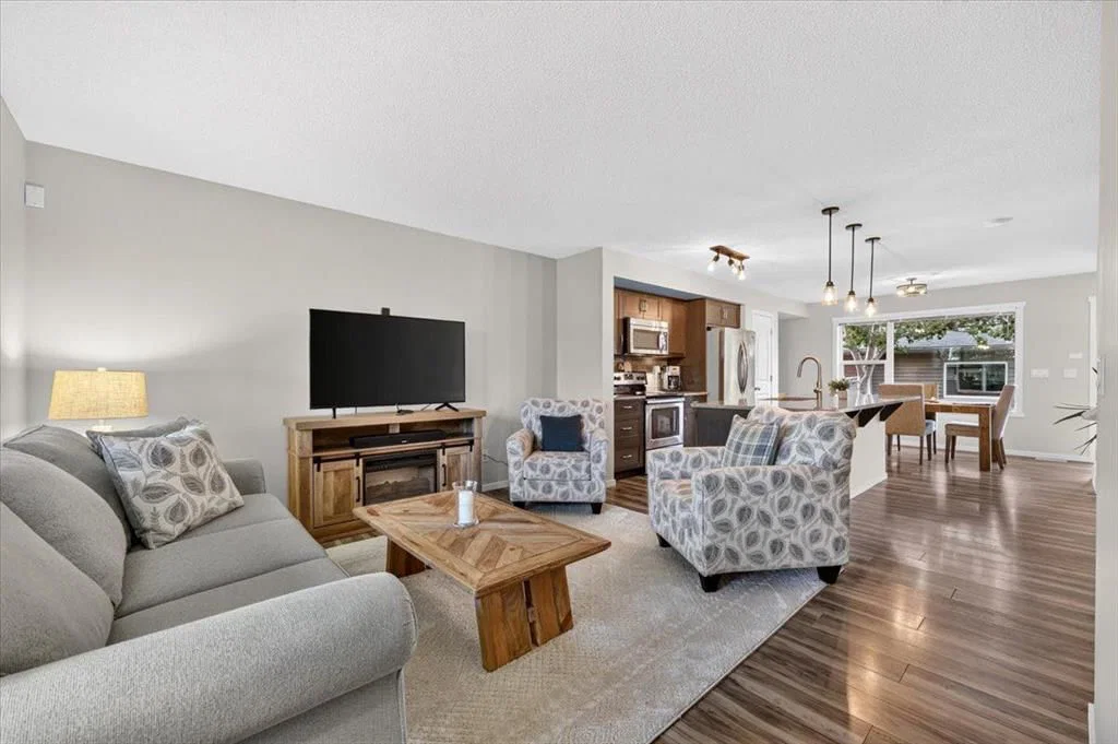 40 Sunvalley Road, Cochrane — photo 4 of 40