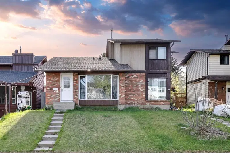 140 Templehill Drive NE, Calgary — photo 2 of 49