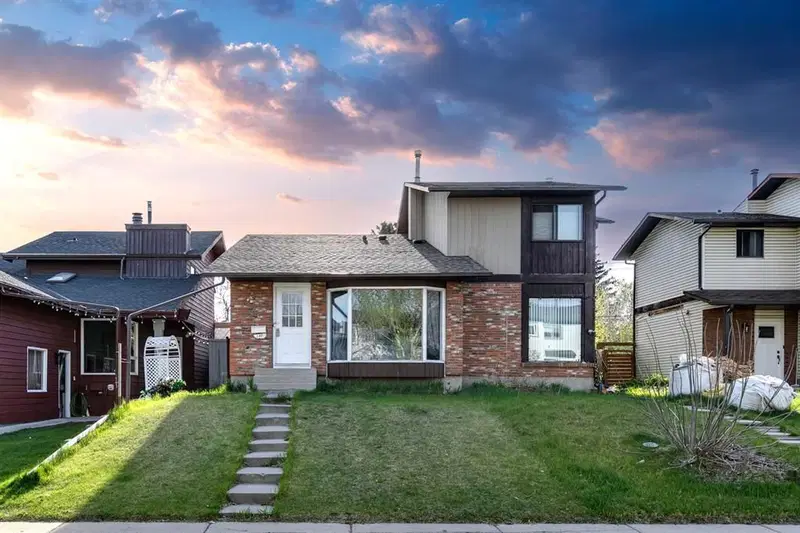 140 Templehill Drive NE, Calgary — photo 5 of 49