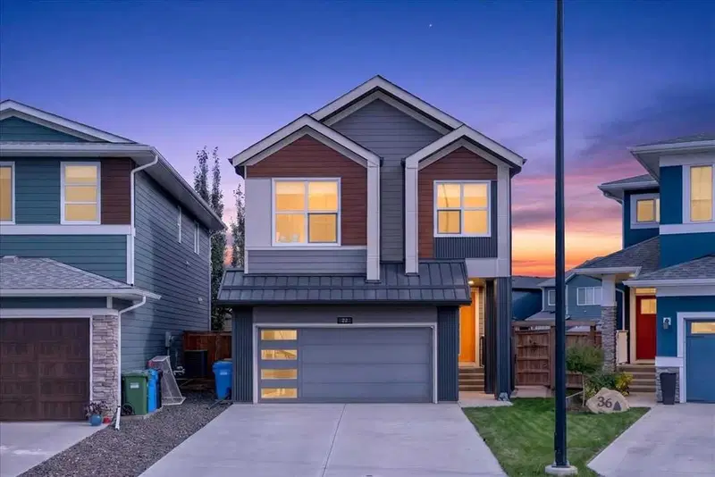 32 Cranbrook Bay SE, Calgary — home for sale