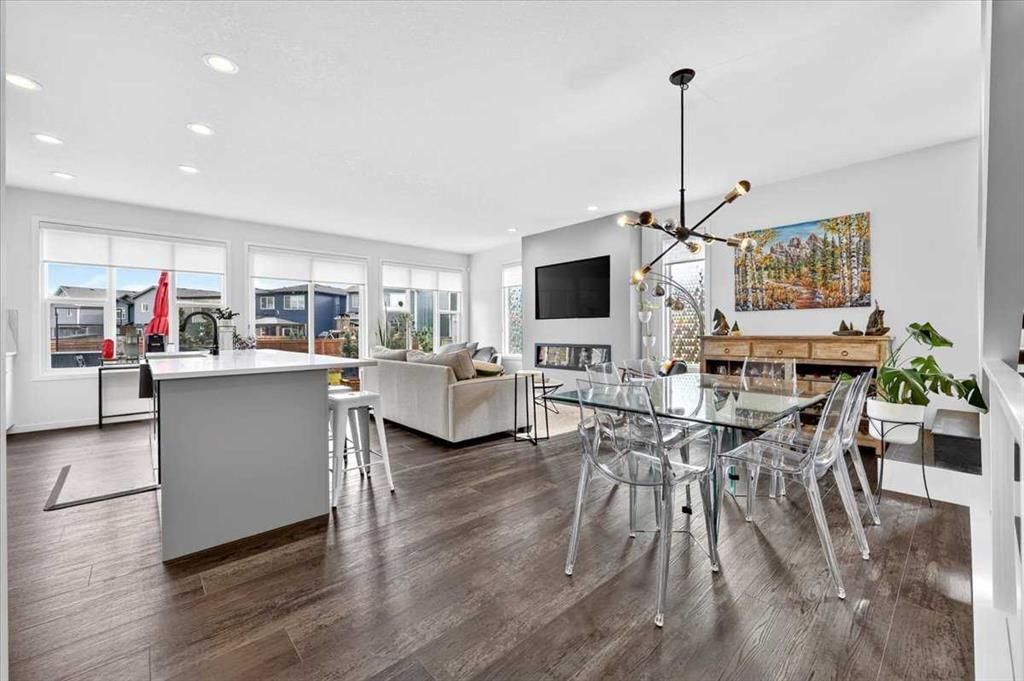 32 Cranbrook Bay SE, Calgary — photo 5 of 50