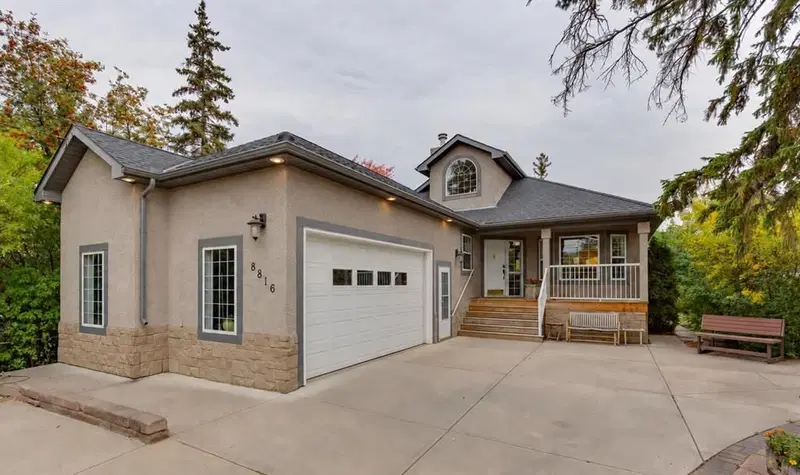 8816 48 Avenue, Calgary — main listing photo