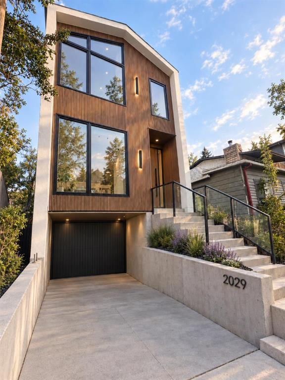 2029 35 Avenue, Calgary — main listing photo