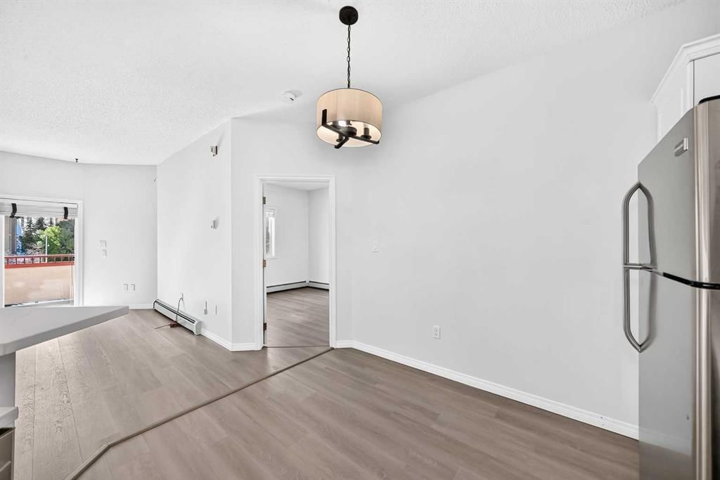 412, 777 3 Avenue SW, Calgary — photo 3 of 46