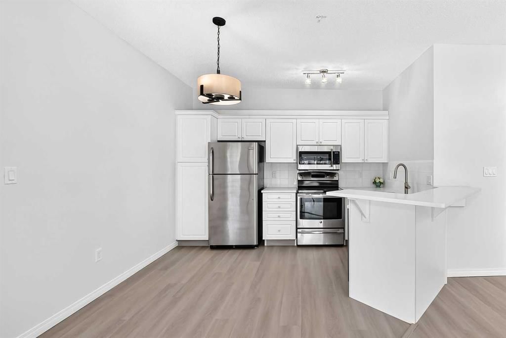 412, 777 3 Avenue SW, Calgary — photo 4 of 46
