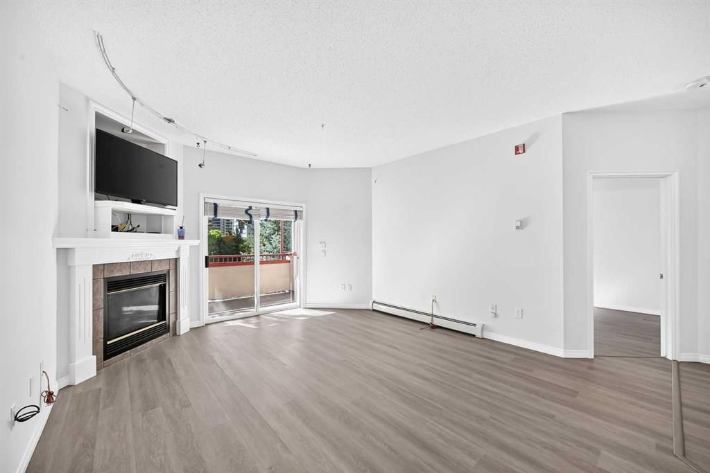 412, 777 3 Avenue SW, Calgary — photo 5 of 46