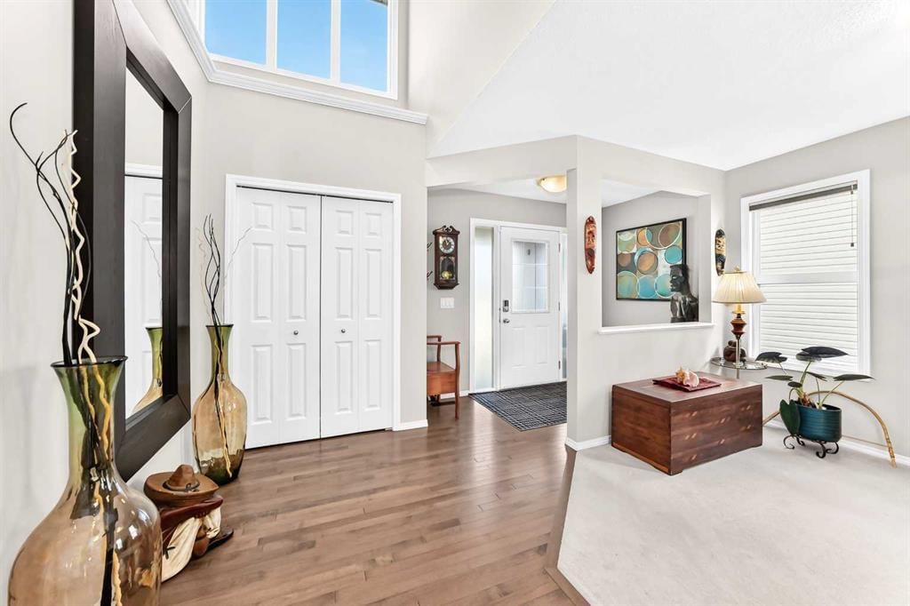 2071 Reunion Boulevard NW, Airdrie — photo 4 of 46