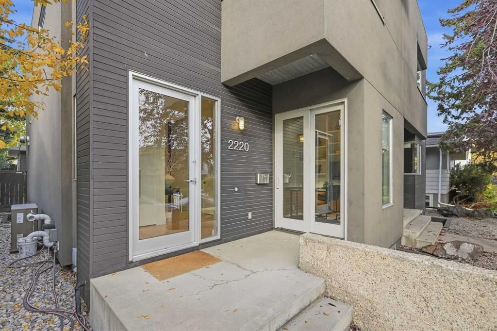 2220 32 Avenue SW, Calgary — photo 2 of 50