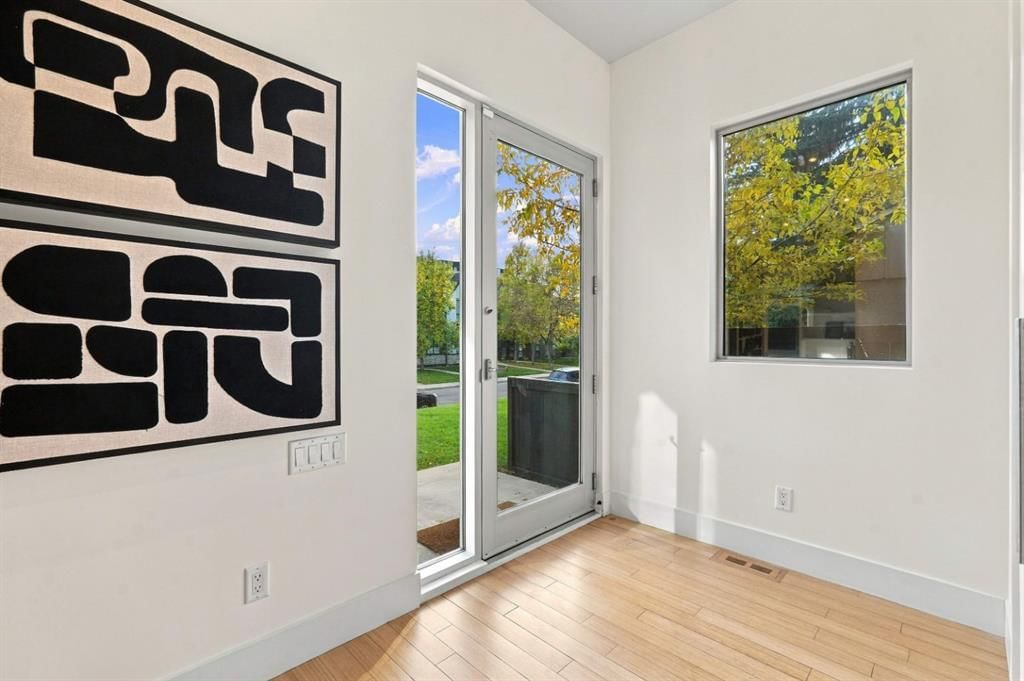 2220 32 Avenue SW, Calgary — photo 3 of 50