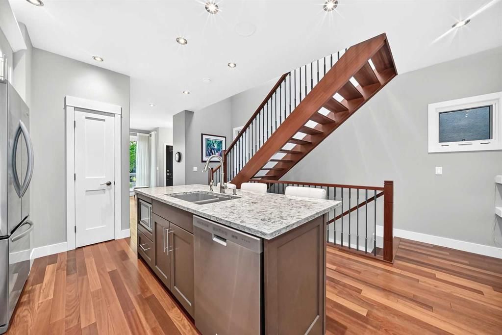 4117 16A Street SW, Calgary — photo 5 of 47