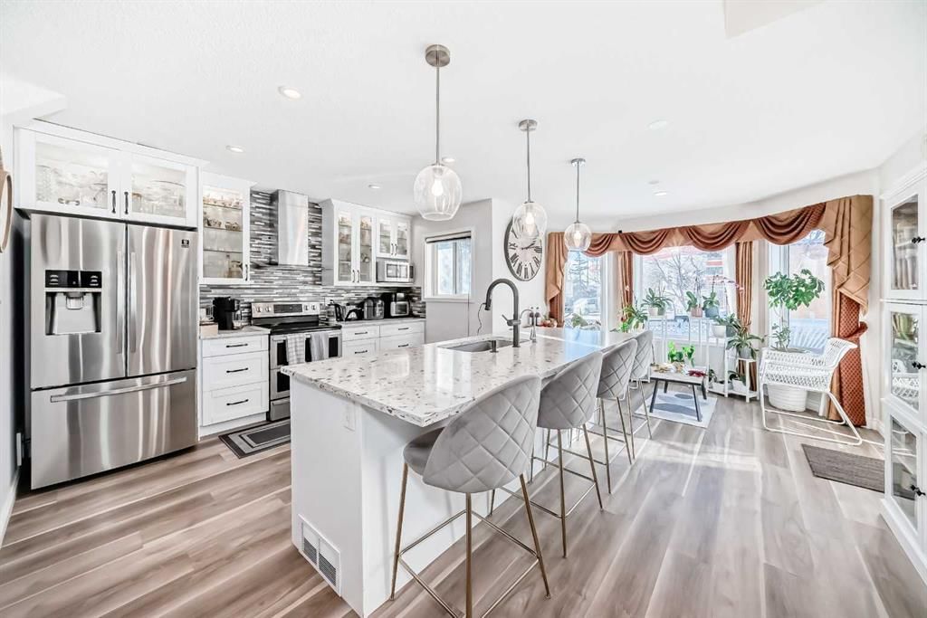 33 Citadel Estates Terrace NW, Calgary — photo 4 of 29