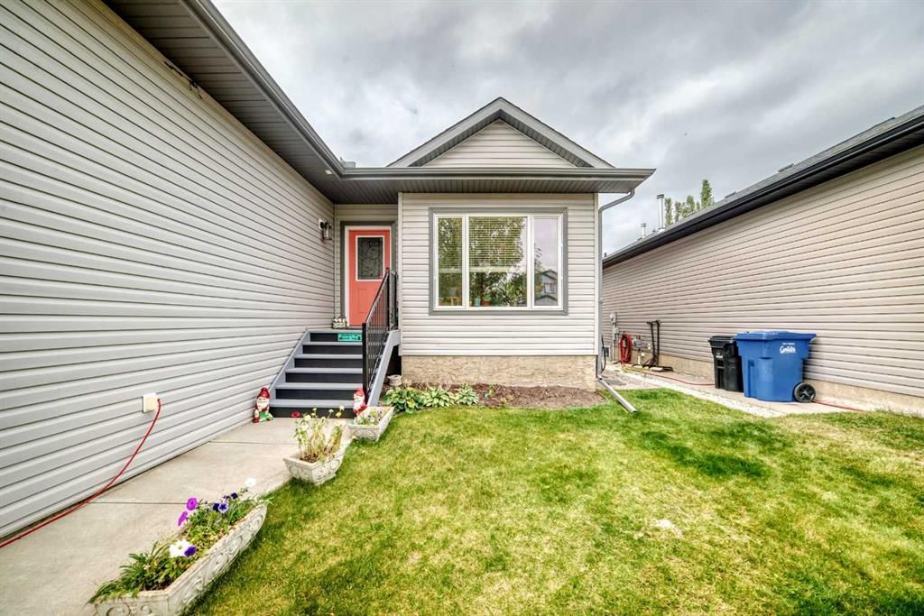 11 Bondar Gate, Carstairs — photo 4 of 48
