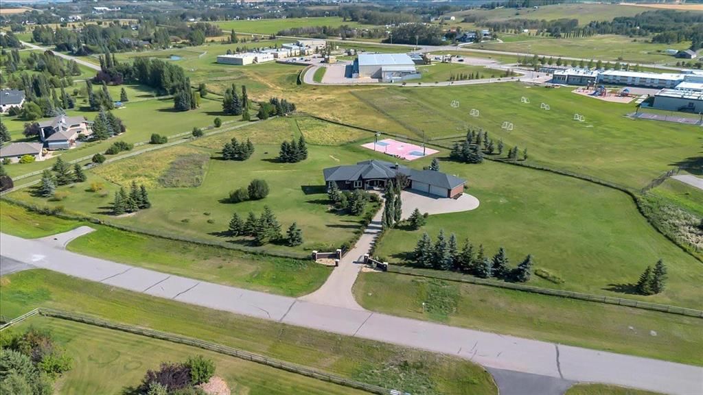 33 Norris Coulee Trail, Rural Foothills County — main listing photo