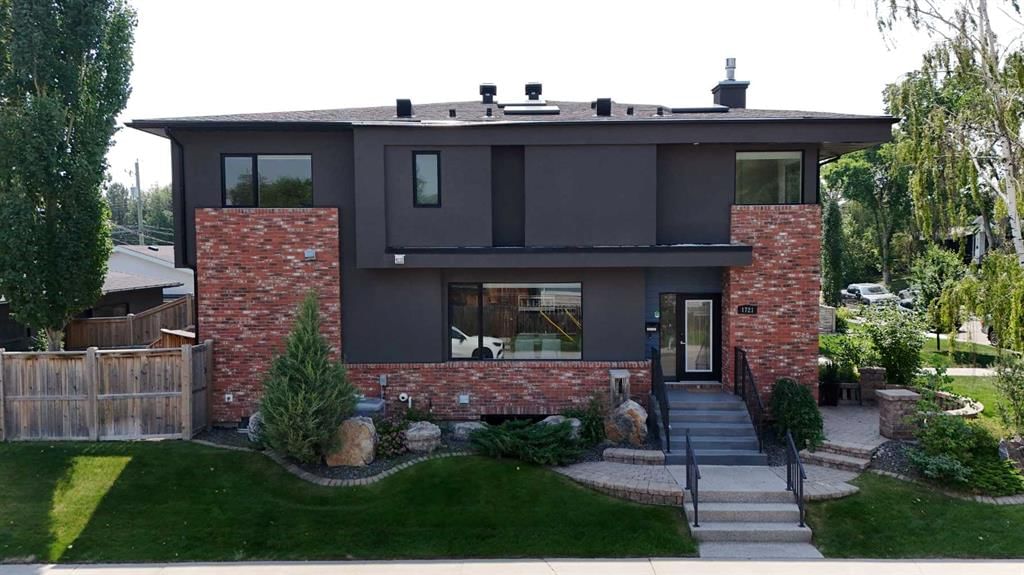 1721 44 Avenue SW, Calgary — photo 3 of 48