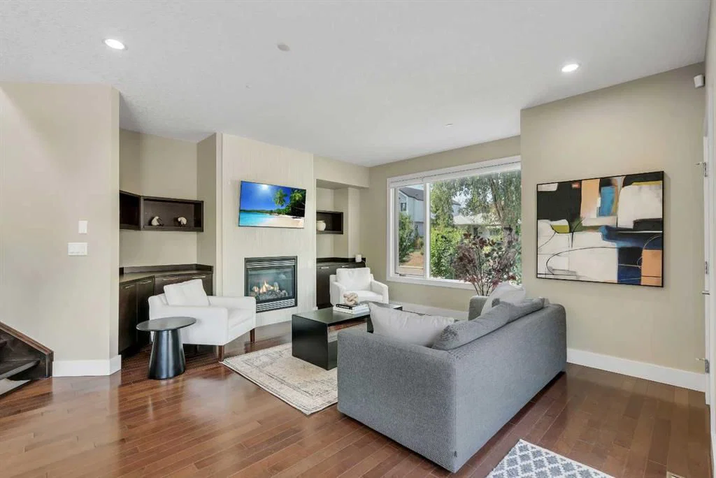 1721 44 Avenue SW, Calgary — photo 5 of 48