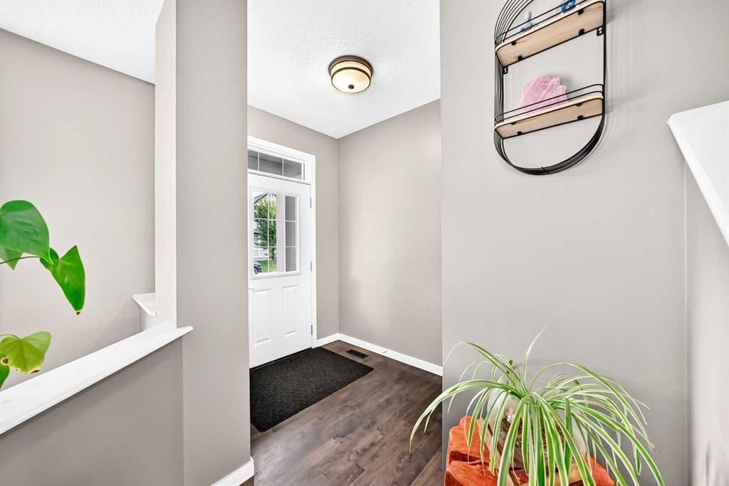 1046 New Brighton Park SE, Calgary — photo 4 of 39