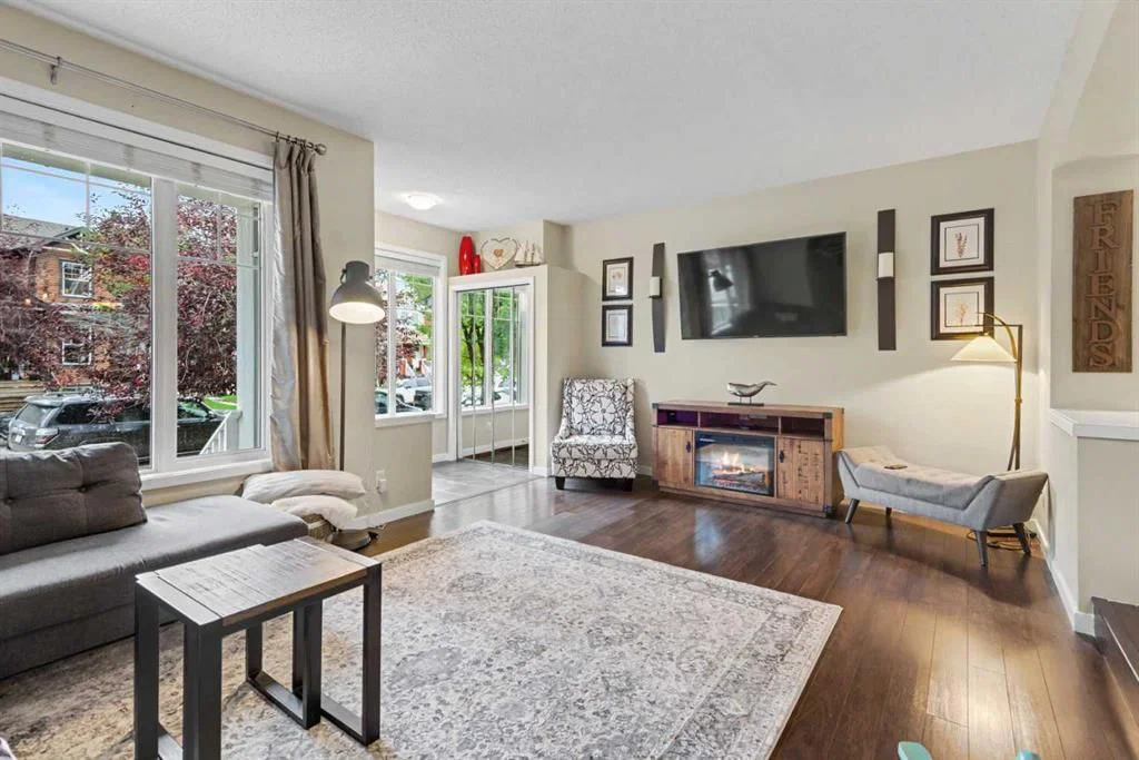 300 New Brighton Landing SE, Calgary — photo 4 of 32