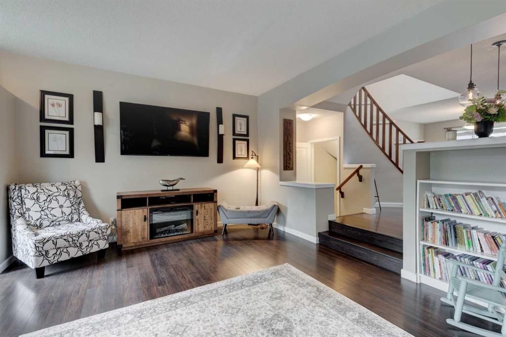 300 New Brighton Landing SE, Calgary — photo 5 of 32