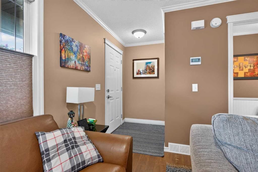 22 Panatella Park NW, Calgary — photo 4 of 23