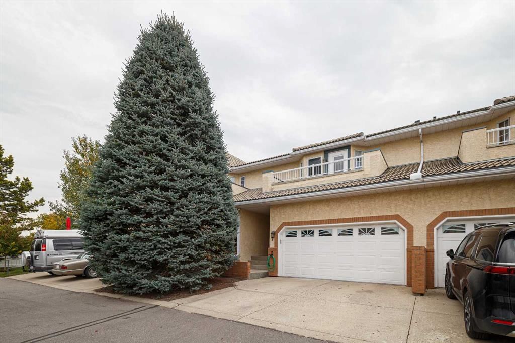 7 Richelieu Court SW, Calgary — main listing photo