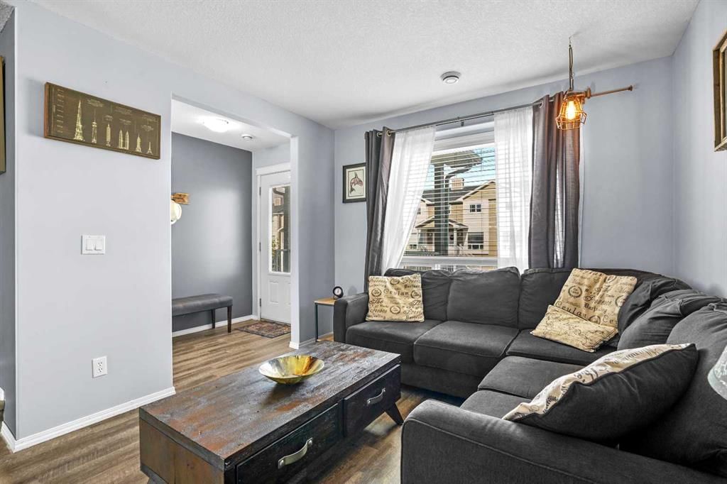 302 Sunrise Terrace NE, High River — photo 4 of 41
