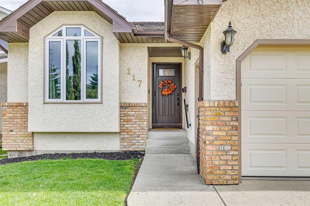 117 Hawkbury Close NW, Calgary — photo 2 of 43