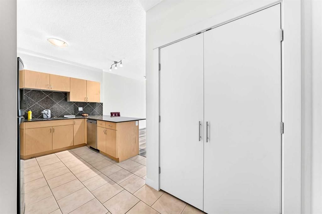 1401, 8880 Horton Road SW, Calgary — photo 4 of 35